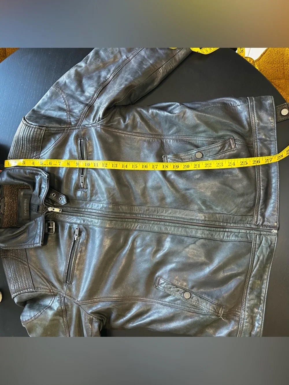 Danier Black Leather Moto Jacket Size Large Quilted Shoulder Full Zip Distressed - Picture 14 of 15
